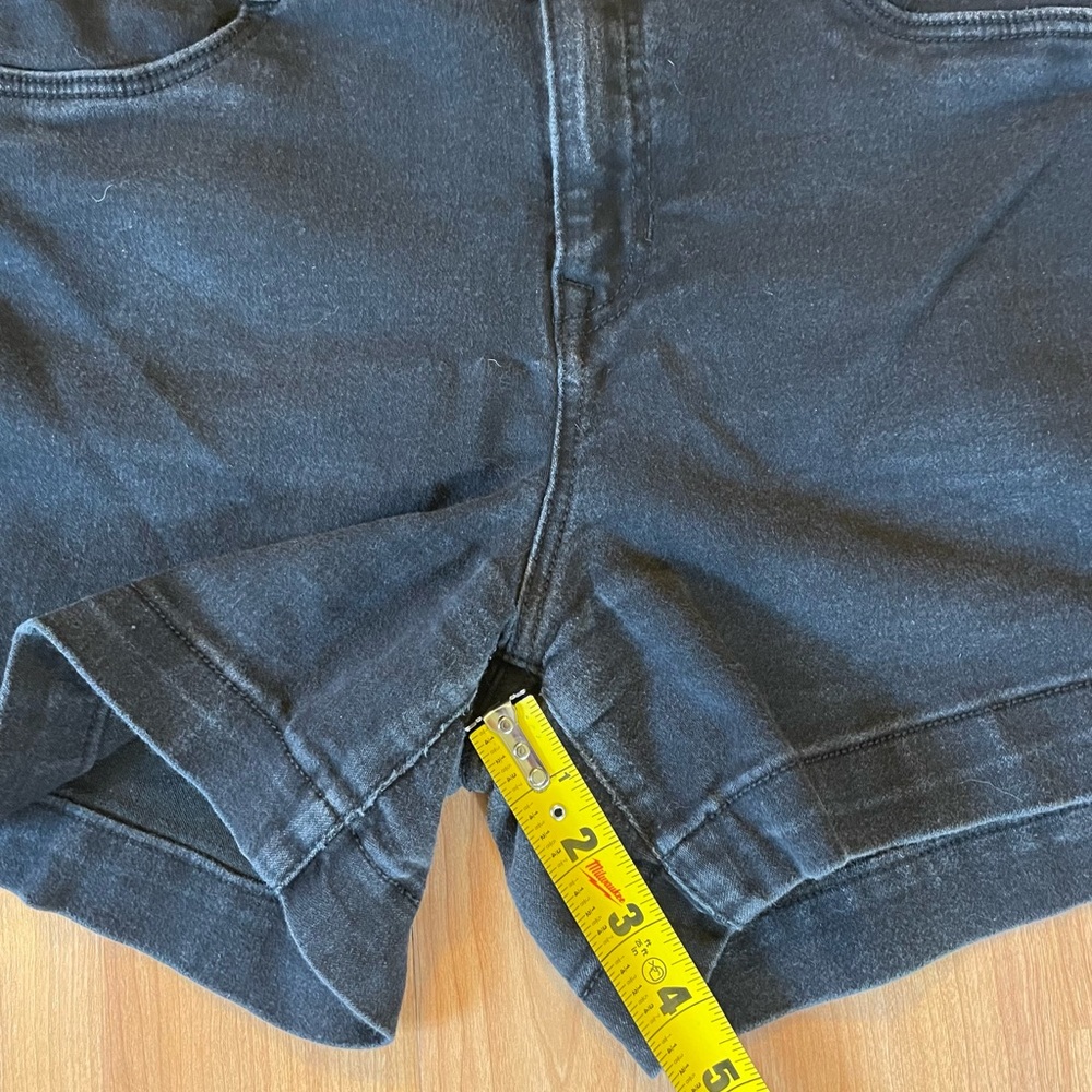 d. jeans black jean shorts size 14. - Picture 6 of 6